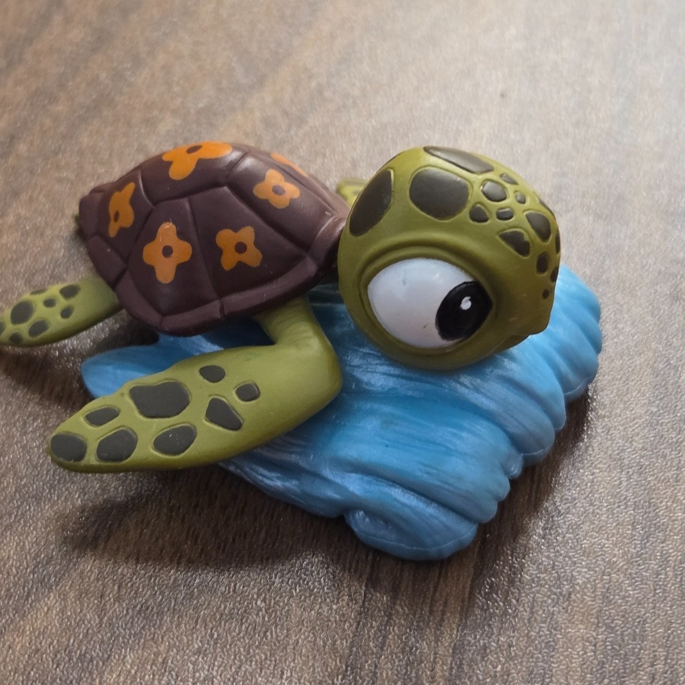 Disney Finding Nemo Squirt Baby Turtle Figure PVC 2‎ 5" Cake Topper